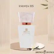 Imaginează-ți o femeie care pășește pe malul mării, cu vântul în păr și privirea îndreptată spre orizont.