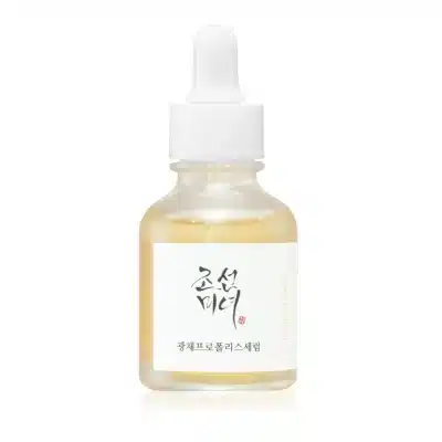 Redă vitalitatea și elasticitatea pielii cu Revive Serum de la Beauty of Joseon, un bestseller K-Beauty inspirat din medicina tradițională asiatică.