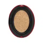 Fond de ten semi-mat, rezistent la transfer, care acoperă imperfecțiunile și uniformizează tenul fără să încarce pielea. Formula sa cu propolis, hibiscus și astaxantină hidratează, regenerează și protejează pielea.